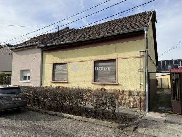 Eladó családi ház, Budapesten, XX. kerületben, Valéria utcában