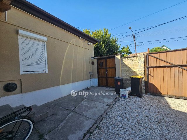 Eladó családi ház, Kalocsán 36.5 M Ft, 3 szobás