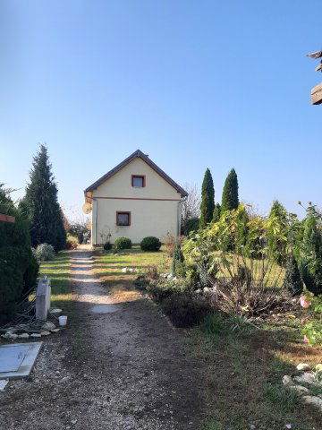 Eladó családi ház, Szabadbattyánban 42 M Ft, 2 szobás