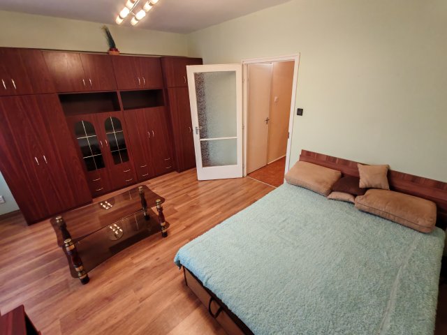 Eladó téglalakás, Szegeden, Kossuth Lajos sugárúton 57.99 M Ft