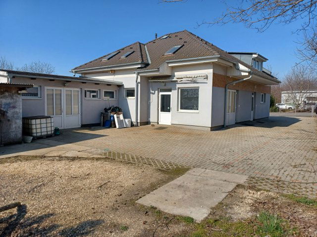 Eladó ipari ingatlan, Győrött, Régi Veszprémi úton 119 M Ft