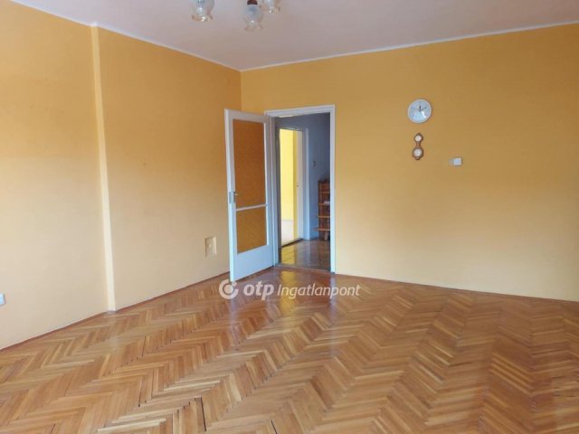 Eladó családi ház, Mánfán 54 M Ft, 4 szobás