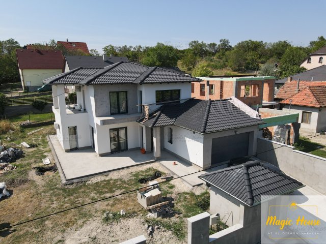 Eladó családi ház, Érden 155.9 M Ft, 4 szobás