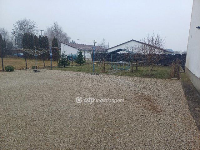 Eladó családi ház, Nagykanizsán 250 M Ft, 10 szobás