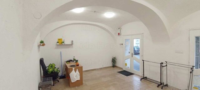 Eladó üzlethelyiség, Keszthelyen 24.99 M Ft, 1 szobás