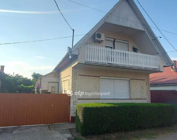 Eladó családi ház, Kunszentmártonban 26.5 M Ft, 3 szobás