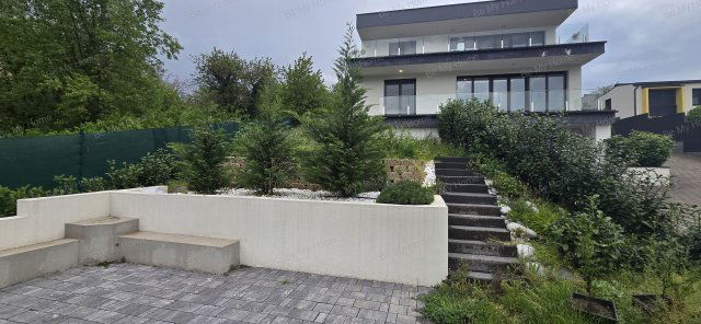 Eladó téglalakás, Budapesten, III. kerületben 164.9 M Ft