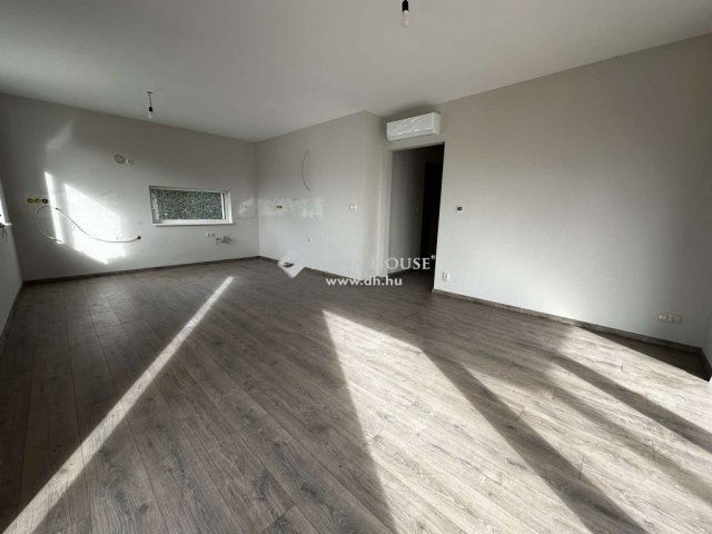 Eladó ikerház, Balatonvilágoson 175.9 M Ft, 4 szobás