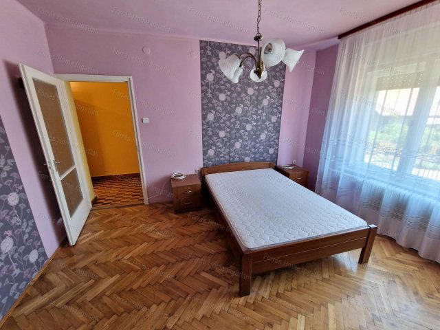 Eladó családi ház, Tatán 59 M Ft, 3 szobás