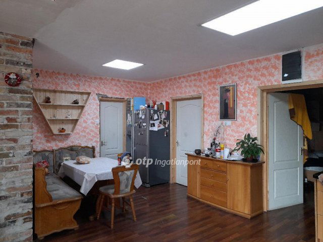 Eladó családi ház, Pusztaszeren 32.9 M Ft, 4 szobás