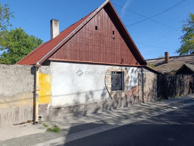 Eladó családi ház, Kunszentmiklóson 32 M Ft, 3 szobás