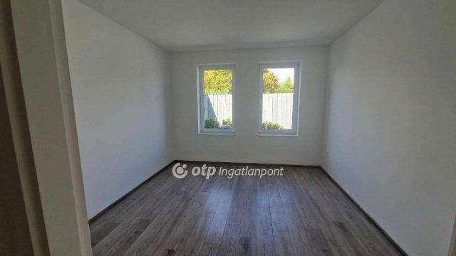 Eladó téglalakás, Tápiószelén 21.99 M Ft, 2 szobás