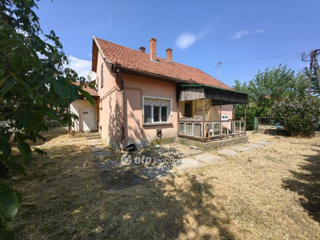 Eladó családi ház, Kenderesen 13.99 M Ft, 2+1 szobás