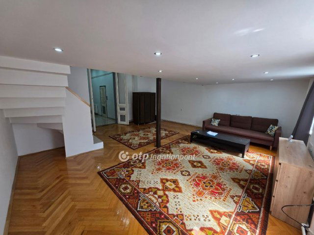 Eladó téglalakás, Budapesten, VI. kerületben 89.9 M Ft, 2 szobás