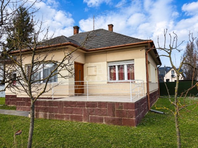 Eladó családi ház, Siófokon 105 M Ft, 4 szobás