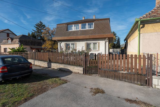 Eladó családi ház, Dunaalmáson 58 M Ft, 7 szobás