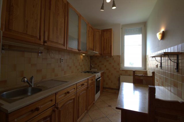 Kiadó téglalakás, albérlet, Tatán 200 E Ft / hó, 2 szobás