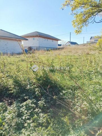 Eladó telek, Száron 20 M Ft / költözzbe.hu