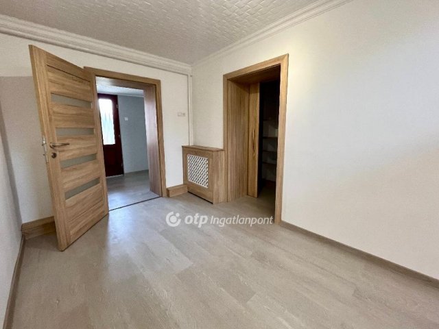 Eladó családi ház, Nádudvaron 39.99 M Ft, 2 szobás