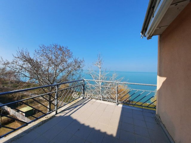 Eladó téglalakás, Siófokon 121 M Ft, 1+1 szobás