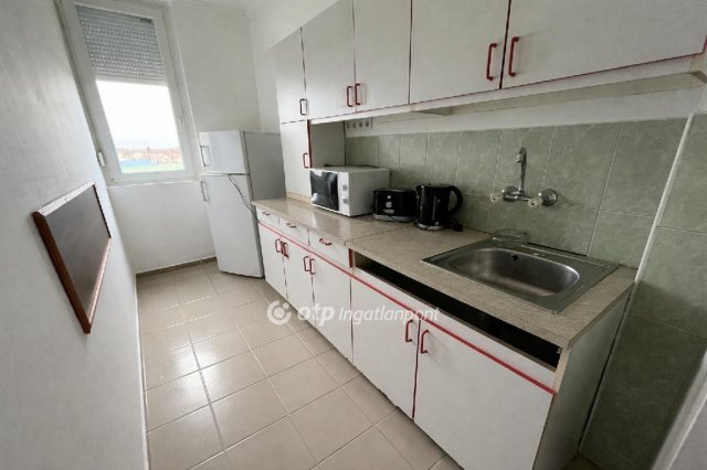 Eladó téglalakás, Mosonmagyaróváron 31.9 M Ft, 1+1 szobás