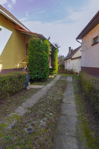 Eladó családi ház, Szigetszentmiklóson 113.5 M Ft, 5 szobás
