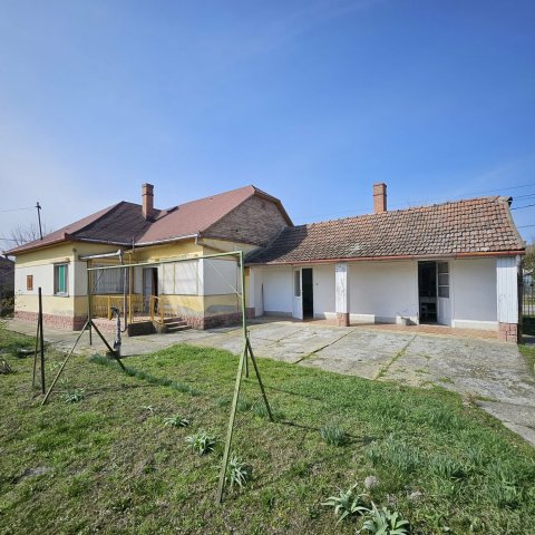 Eladó családi ház, Kunszentmiklóson 34.9 M Ft, 3 szobás