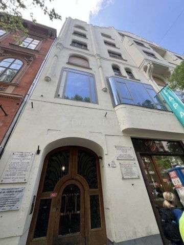 Eladó téglalakás, Budapesten, VI. kerületben 135.66 M Ft