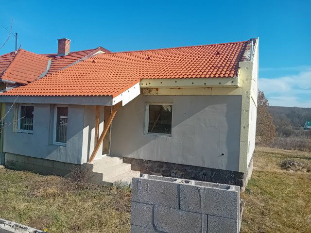 Eladó családi ház, Rózsaszentmártonon 19.5 M Ft, 2 szobás
