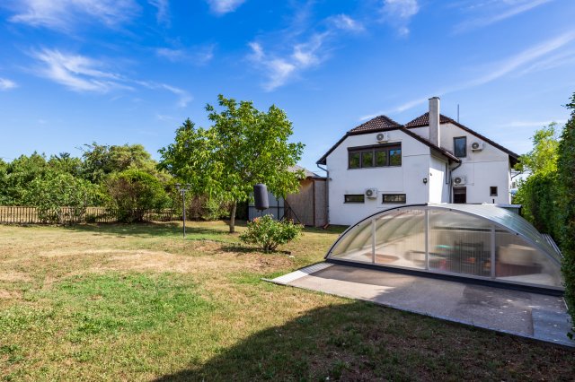 Eladó családi ház, Sümegen 74.99 M Ft, 7+2 szobás