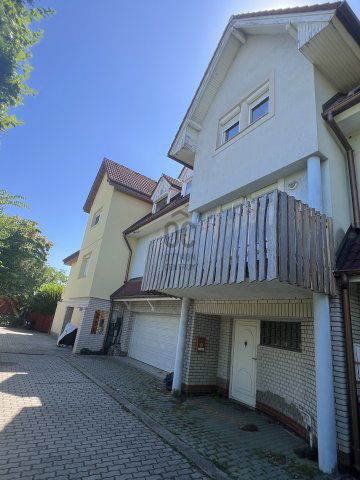 Eladó téglalakás, Budakeszin 145 M Ft, 5 szobás