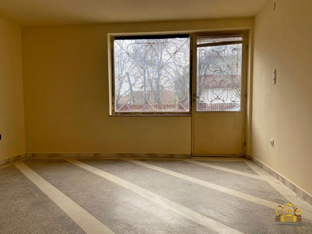 Kiadó üzlethelyiség, Szigethalmon 120 E Ft / hó, 3 szobás