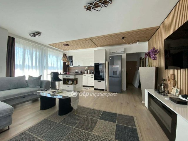 Eladó téglalakás, Siófokon 129.9 M Ft, 2 szobás