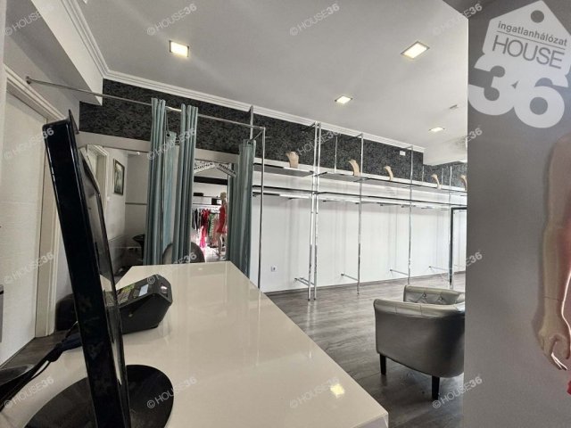 Eladó üzlethelyiség, Kecskeméten 64.9 M Ft, 2 szobás