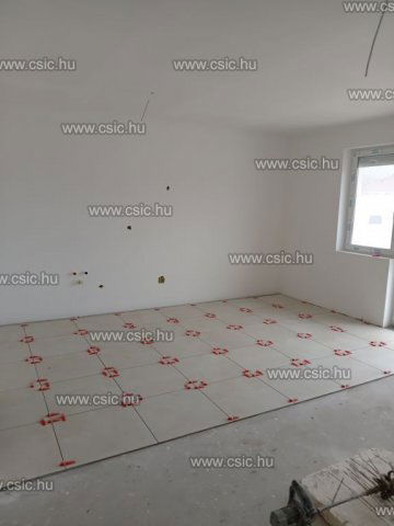 Eladó ikerház, Szigetszentmiklóson 85.5 M Ft, 4 szobás