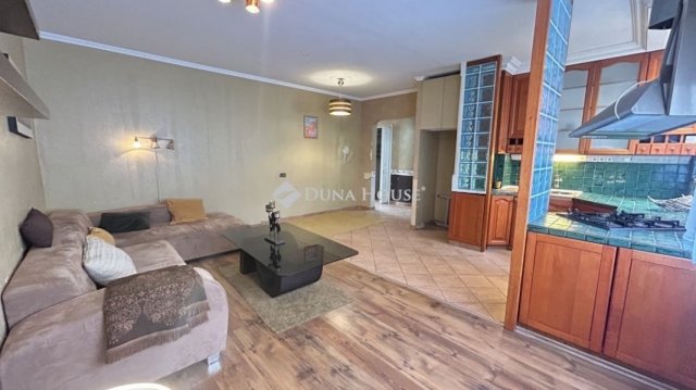 Eladó panellakás, Budapesten, III. kerületben 96.9 M Ft, 3 szobás