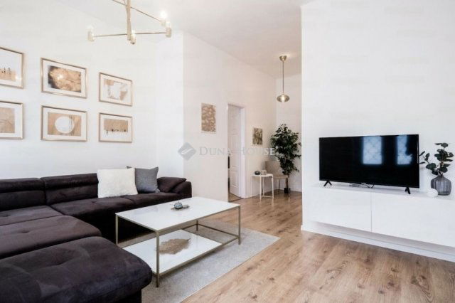 Eladó téglalakás, Budapesten, V. kerületben 114.9 M Ft, 2 szobás