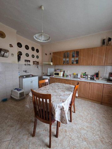 Eladó családi ház, Oroszlányban 45.5 M Ft, 3 szobás