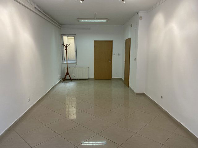 Kiadó üzlethelyiség, Nyíregyházán 110 E Ft / hó, 1 szobás