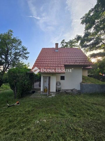 Eladó nyaraló, Pécsett 15 M Ft, 2 szobás / költözzbe.hu