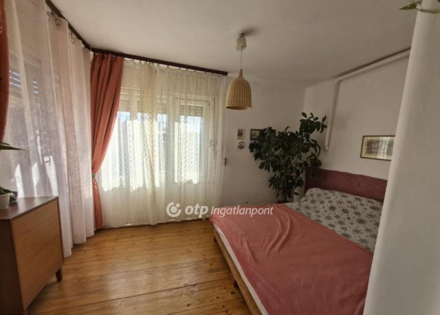 Eladó családi ház, Ercsiben 64.9 M Ft, 4 szobás
