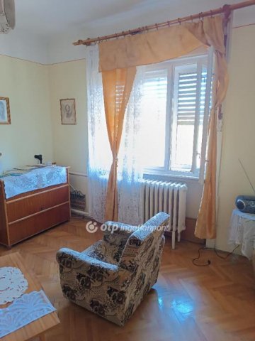 Eladó családi ház, Nyírbátorban 24.5 M Ft, 3 szobás