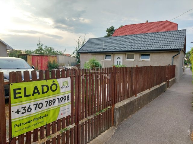 Eladó családi ház, Hajdúnánáson 29.9 M Ft, 3 szobás