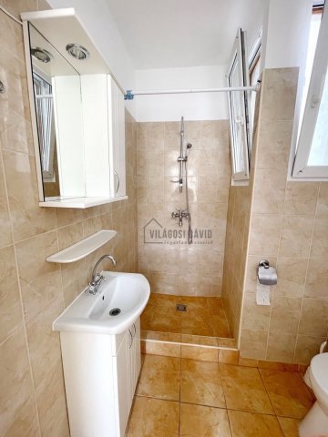 Kiadó téglalakás, albérlet, Debrecenben 230 E Ft / hó, 3 szobás
