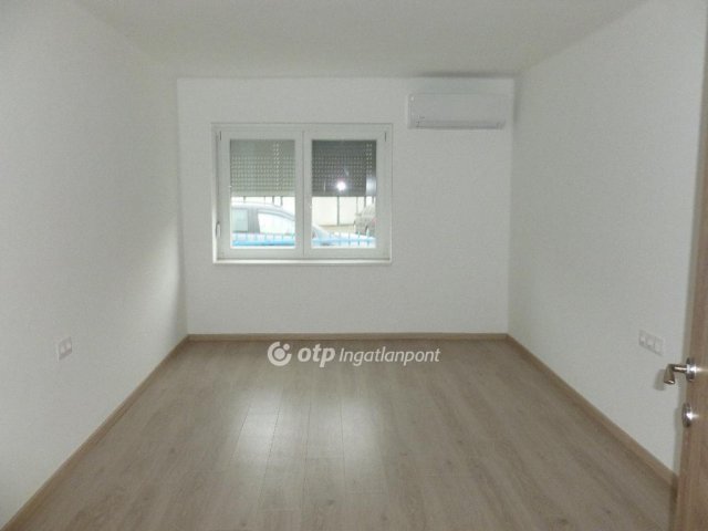 Eladó családi ház, Zalaszentgróton 35.9 M Ft, 2 szobás