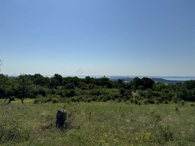 Eladó telek, Pécselyen 95 M Ft / költözzbe.hu