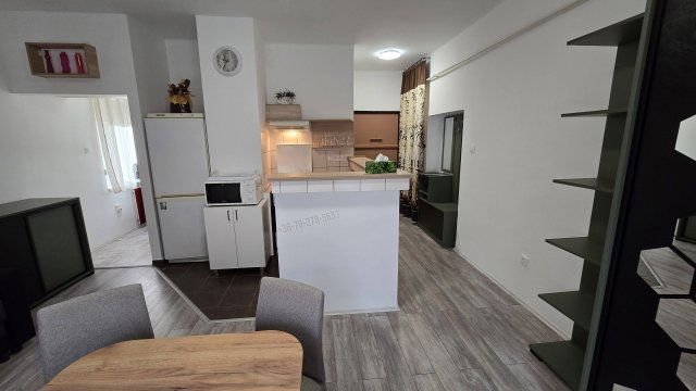 Kiadó téglalakás, albérlet, Pécsett, János utcában