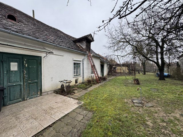 Eladó családi ház, Keszthelyen 80 M Ft, 2 szobás