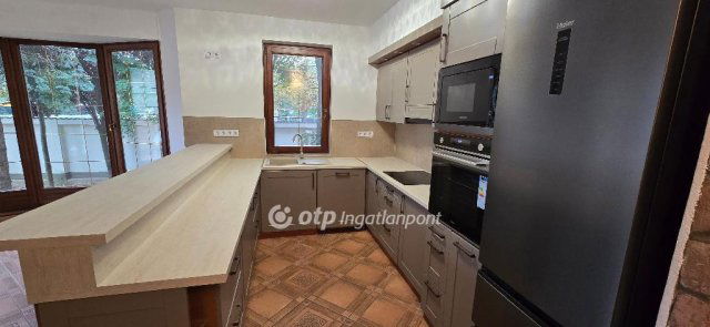 Eladó családi ház, Debrecenben 325 M Ft, 2+3 szobás