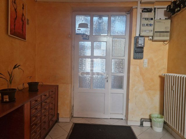 Kiadó iroda, Székesfehérvárott 70 E Ft / hó, 1 szobás